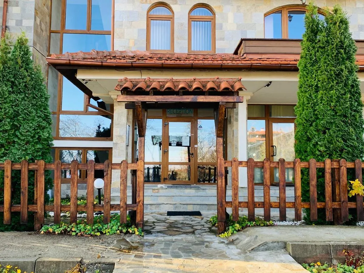 Charming Ski Apartments Near Gondola & Bar Street, Cedar Lodge 1 Complex Bansko 0*,