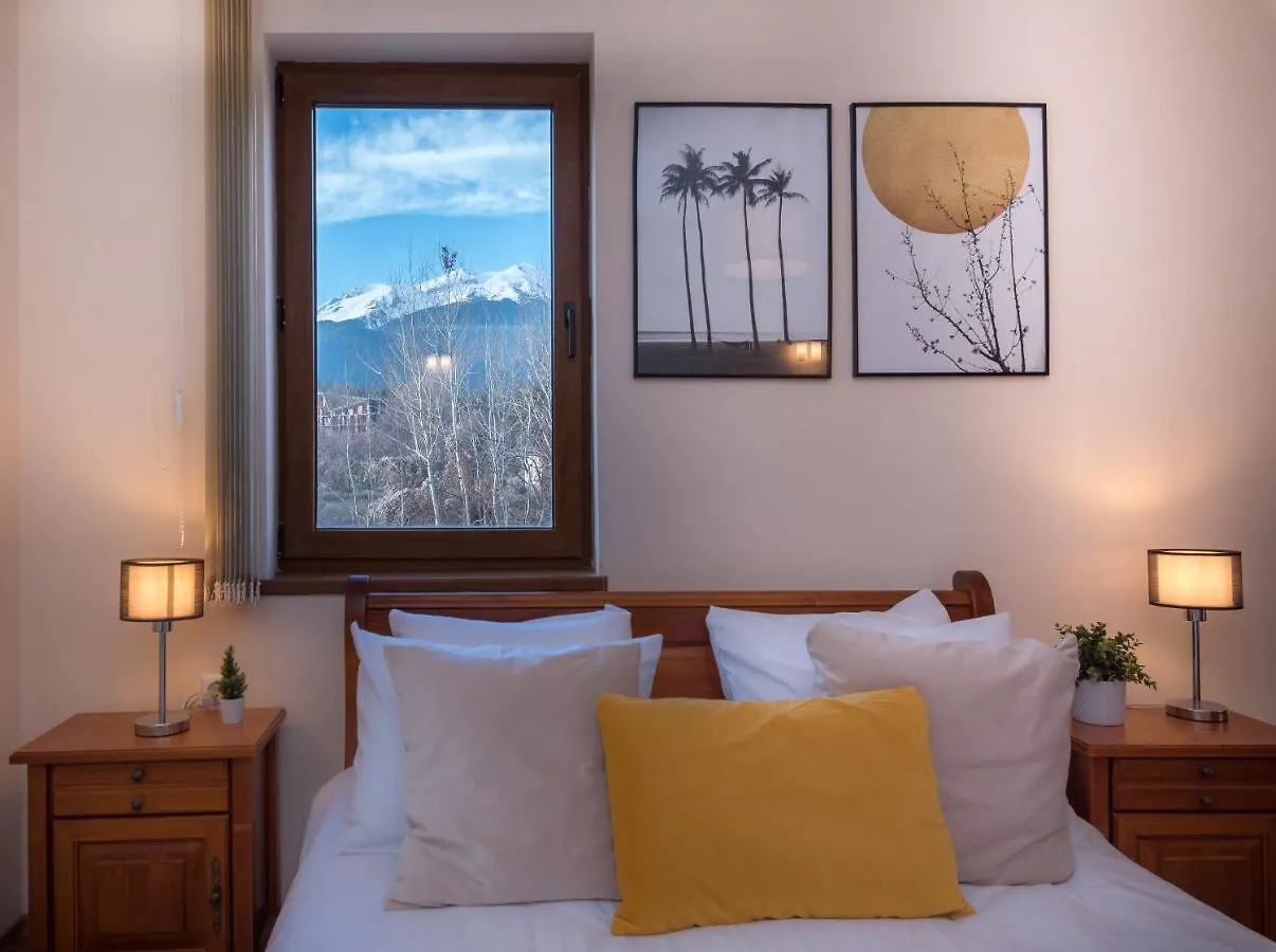 Charming Ski Apartments Near Gondola & Bar Street, Cedar Lodge 1 Complex Bansko
