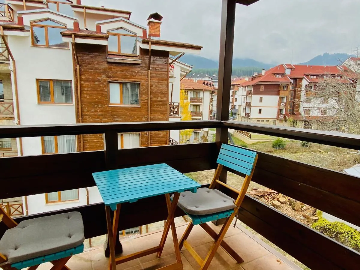 Charming Ski Apartments Near Gondola & Bar Street, Cedar Lodge 1 Complex Bansko