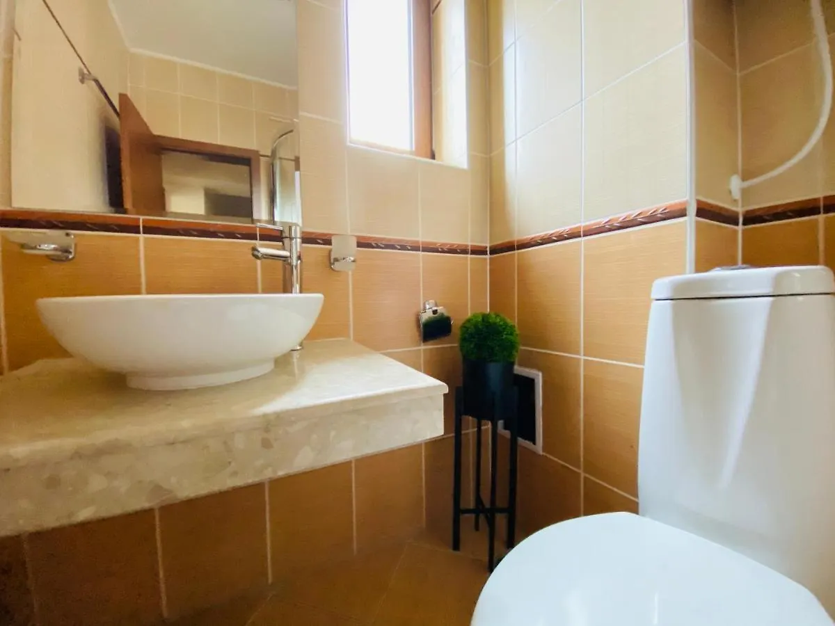 Charming Ski Apartments Near Gondola & Bar Street, Cedar Lodge 1 Complex Bansko