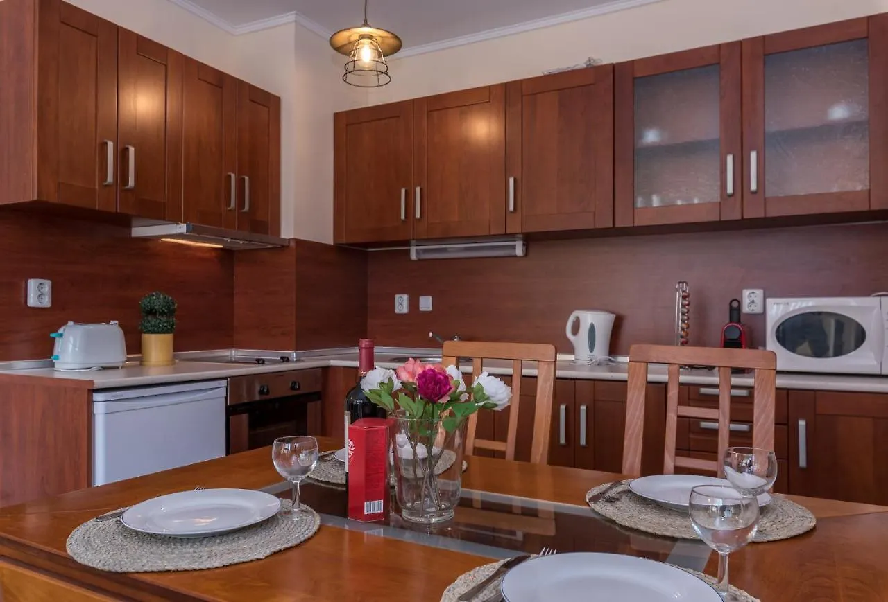 Charming Ski Apartments Near Gondola & Bar Street, Cedar Lodge 1 Complex Bansko