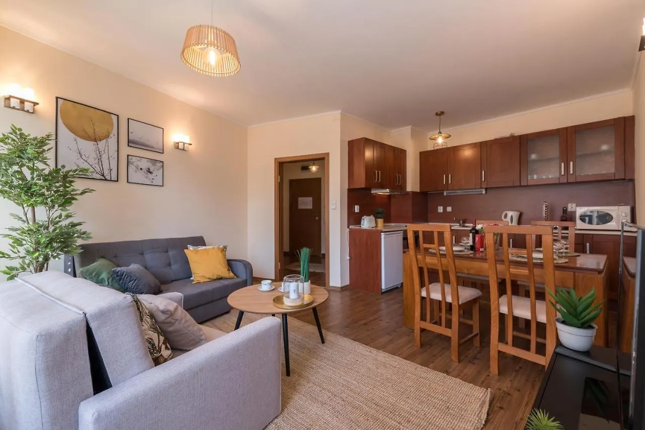 Charming Ski Apartments Near Gondola & Bar Street, Cedar Lodge 1 Complex Bansko 0*,
